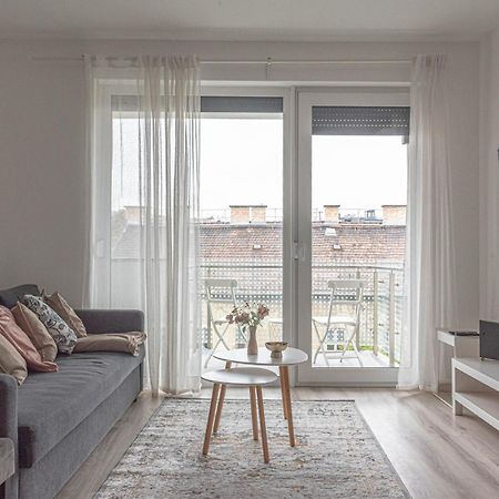 Dob36 Apartment With Free Private Parking And Balcony Budapest Bagian luar foto