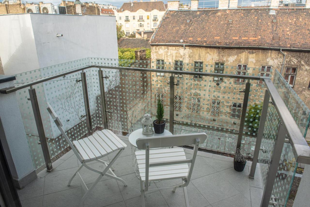 Dob36 Apartment With Free Private Parking And Balcony Budapest Bagian luar foto