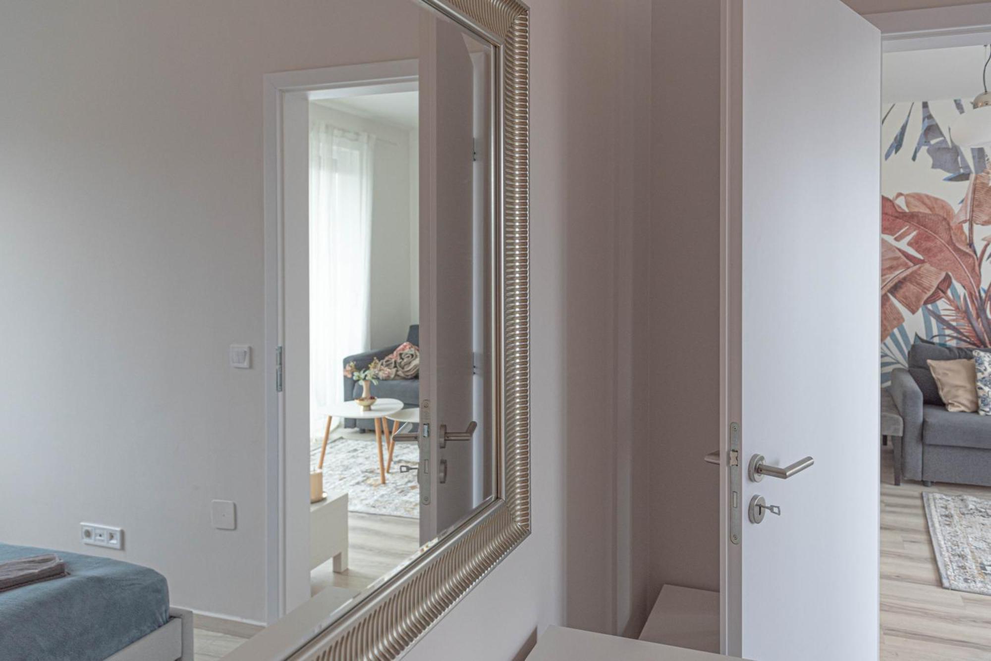 Dob36 Apartment With Free Private Parking And Balcony Budapest Bagian luar foto